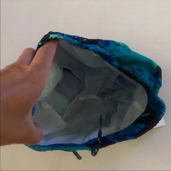 (NWT) Old Navy Graphic Swim Trunks for Boys, Large (8-10) - Picture 12 of 13